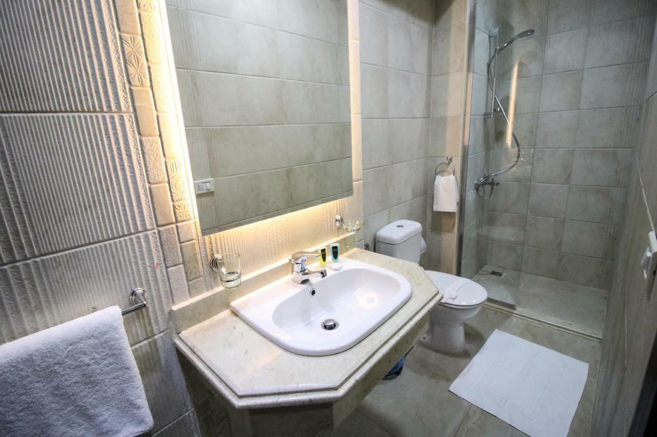 Miramar Talaat Harb Square Hotell Kairo Exteriör bild