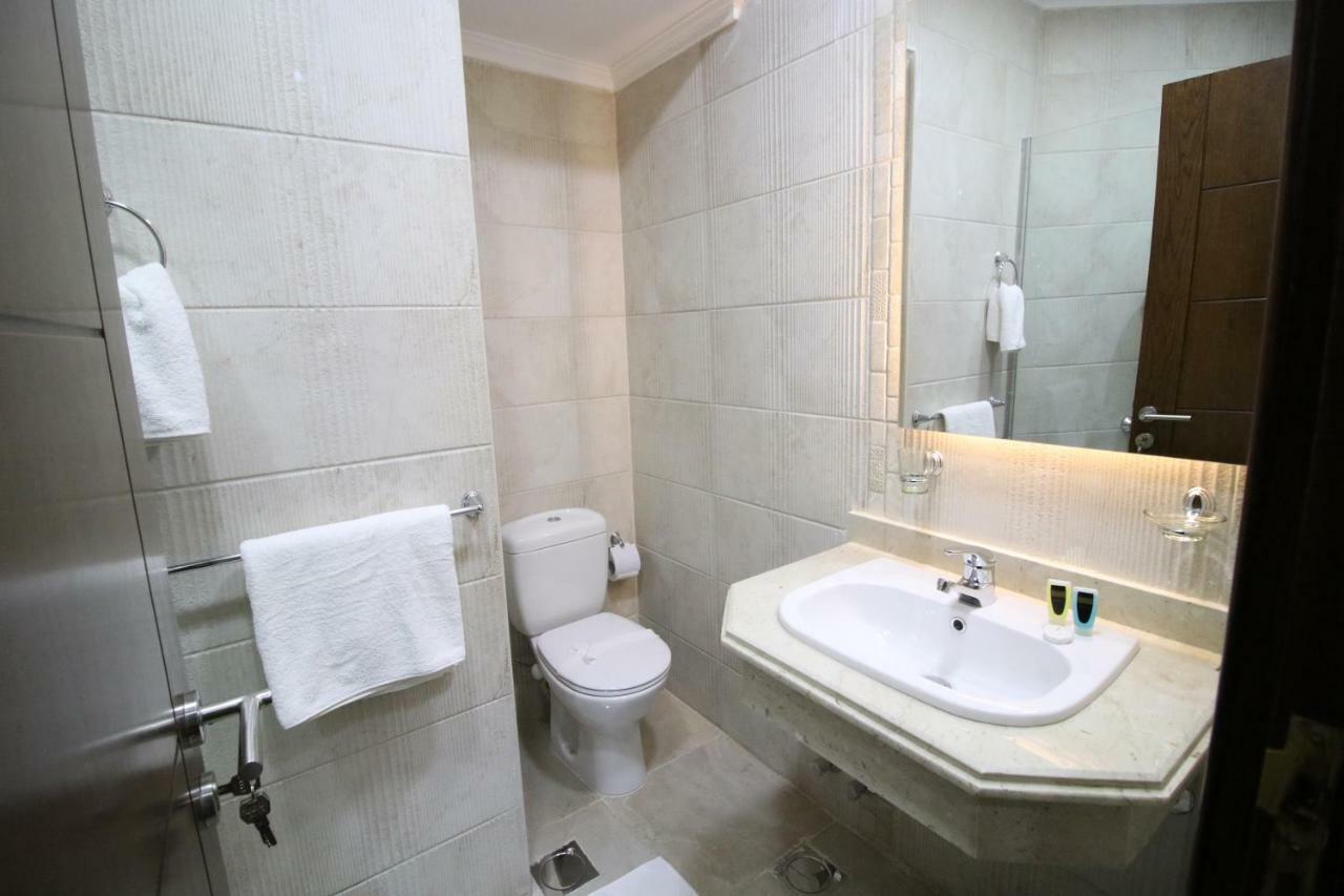 Miramar Talaat Harb Square Hotell Kairo Exteriör bild